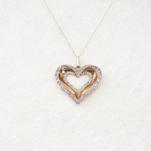 FINE JEWELRY #40300 Gold Chain with Diamond Heart Pendant Necklace